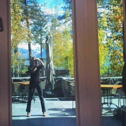 Social media post by julieziemelis