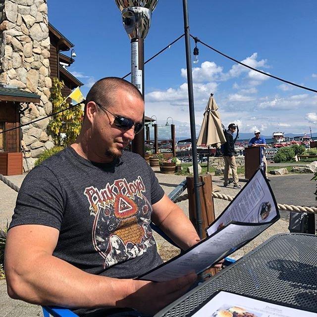 Social media post by thequeenofkweens